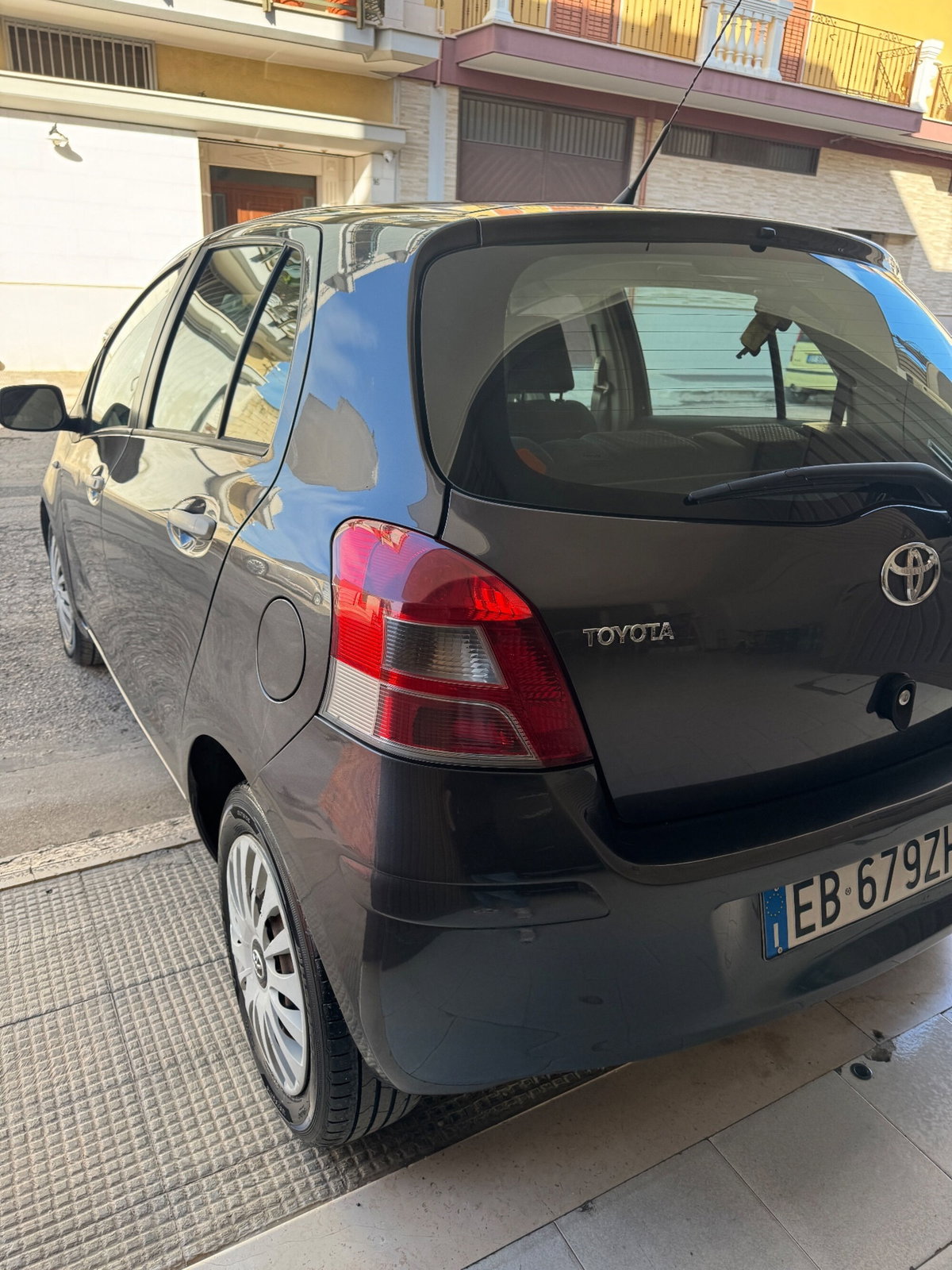 Toyota Yaris 1.D-4D DPF 5 porte M-MT Sol (8)