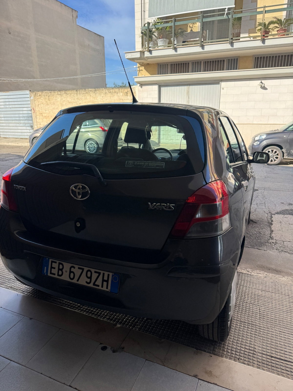 Toyota Yaris 1.D-4D DPF 5 porte M-MT Sol (9)