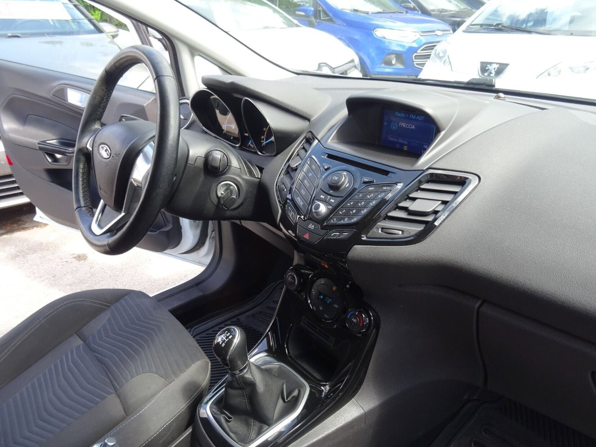 Ford Fiesta 1.4 5p. Bz.- GPL Titanium (14)