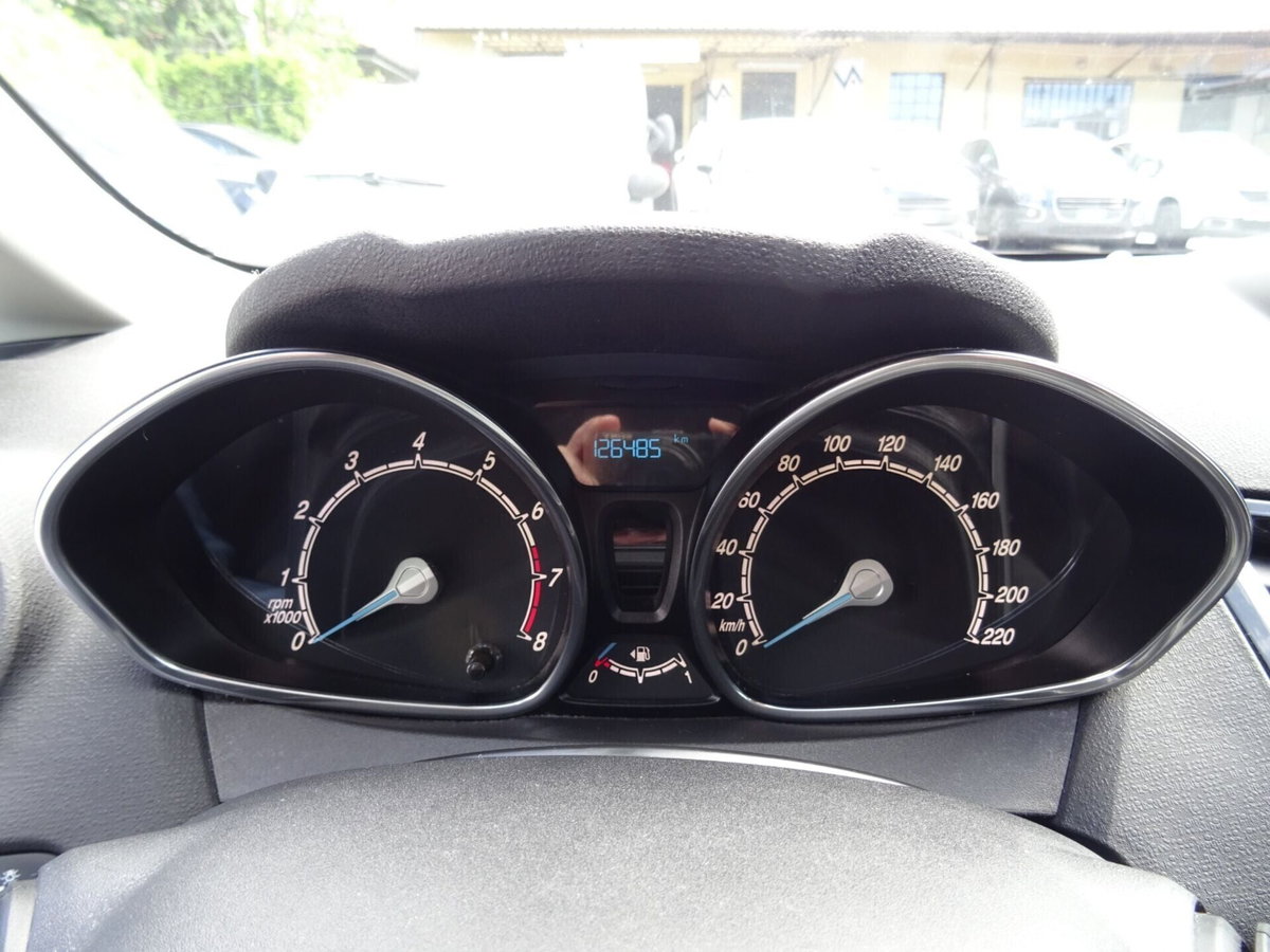 Ford Fiesta 1.4 5p. Bz.- GPL Titanium (19)