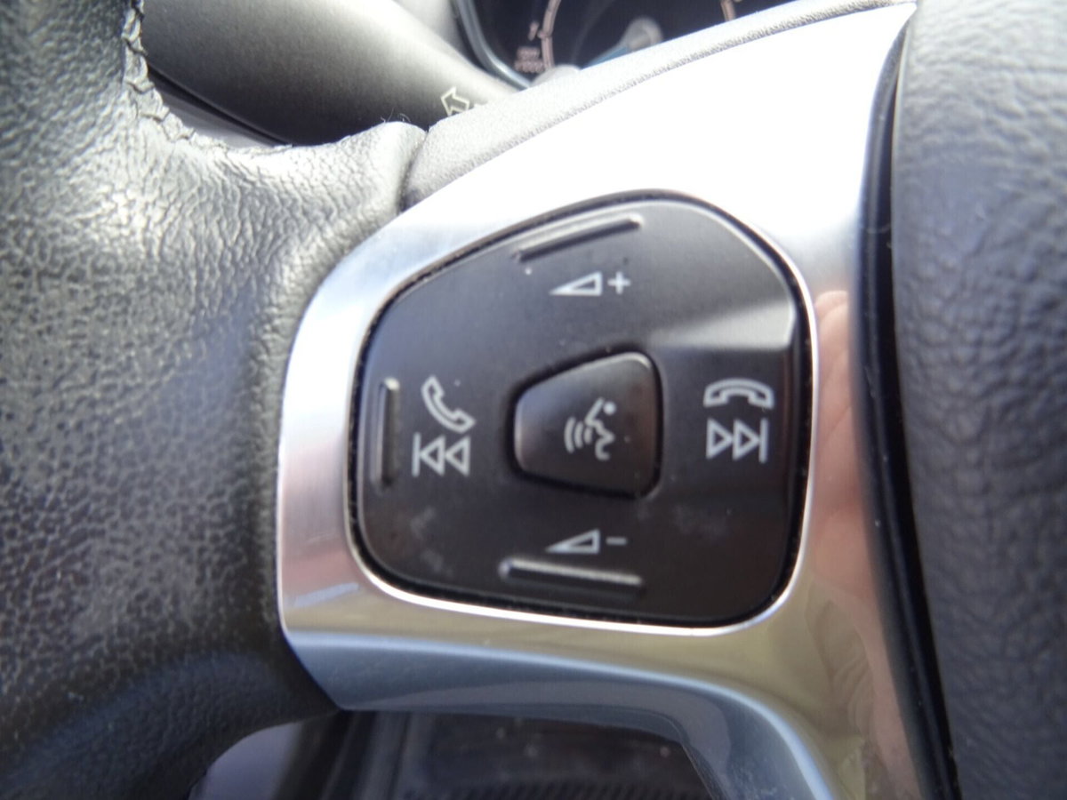 Ford Fiesta 1.4 5p. Bz.- GPL Titanium (20)