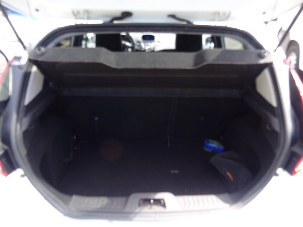 Ford Fiesta 1.4 5p. Bz.- GPL Titanium (8)