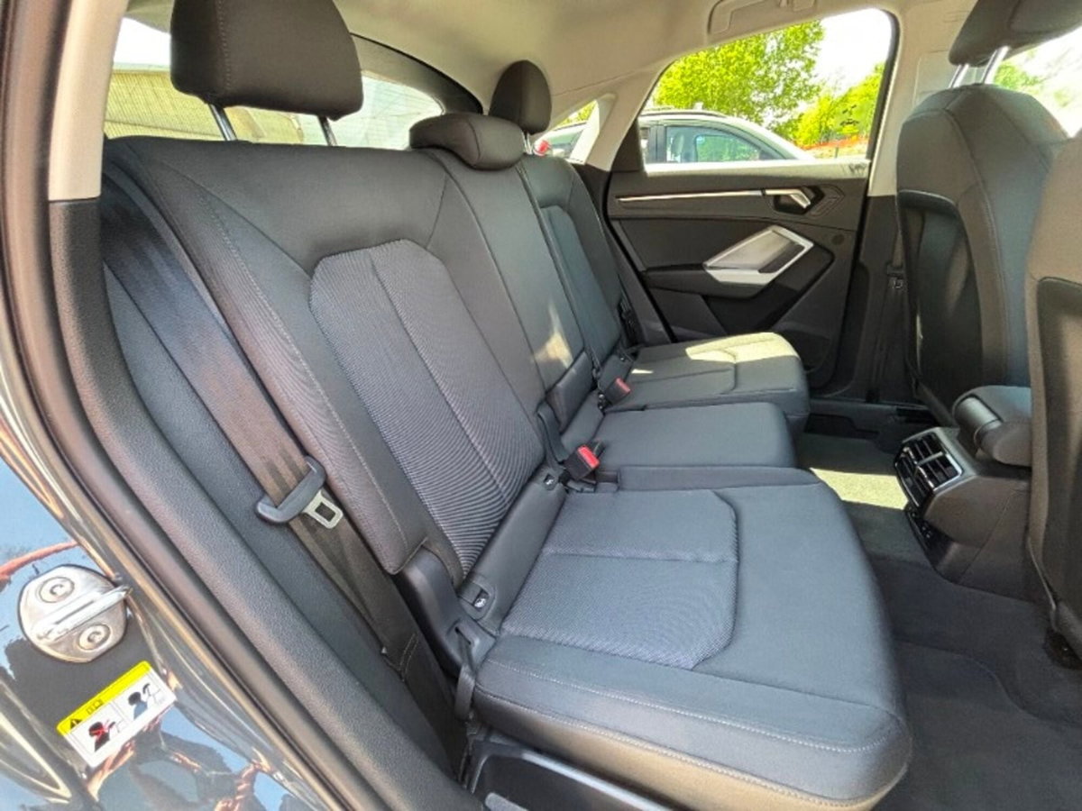Audi Q3 Sportback 35 TDI quattro S tronic Business Plus (16)