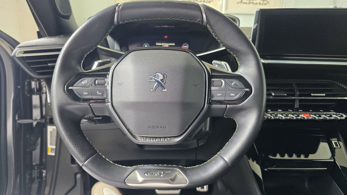 Peugeot 2008 BlueHDi 130 S&S EAT8 GT Line (10)