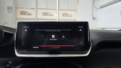 Peugeot 2008 BlueHDi 130 S&S EAT8 GT Line (13)