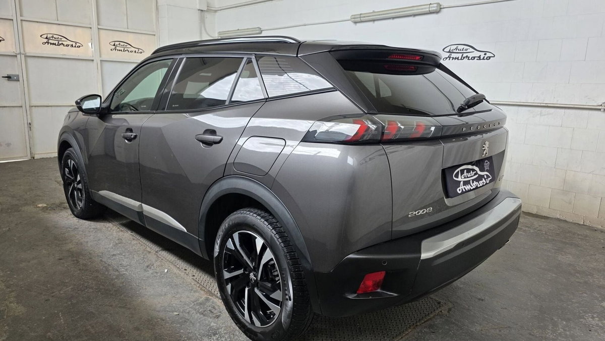 Peugeot 2008 BlueHDi 130 S&S EAT8 GT Line (5)
