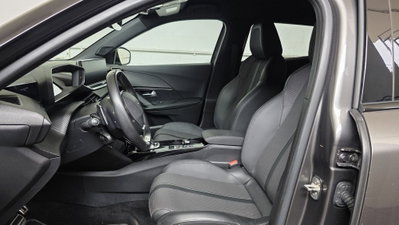 Peugeot 2008 BlueHDi 130 S&S EAT8 GT Line (7)