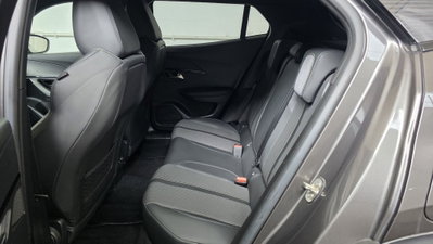 Peugeot 2008 BlueHDi 130 S&S EAT8 GT Line (8)