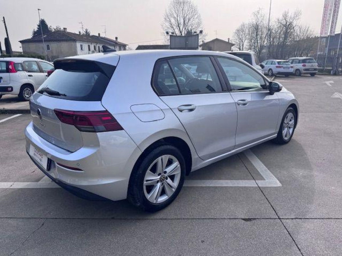 Volkswagen Golf Variant 2.0 TDI 150 CV DSG SCR Life (2)