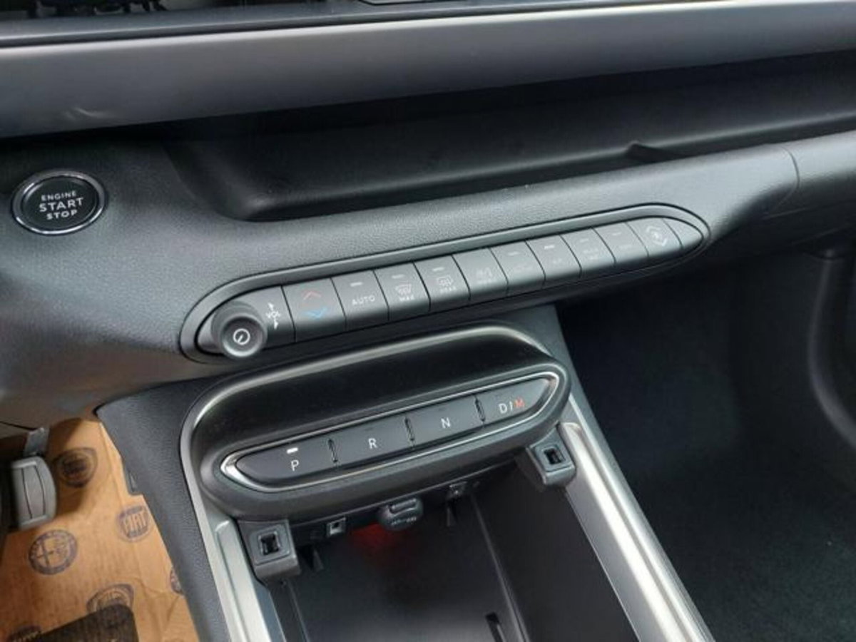 Jeep Avenger 1.2 turbo Summit fwd 100cv (14)