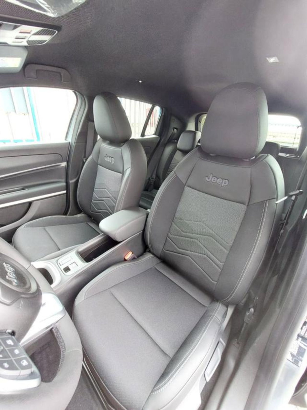 Jeep Avenger 1.2 turbo Summit fwd 100cv (8)