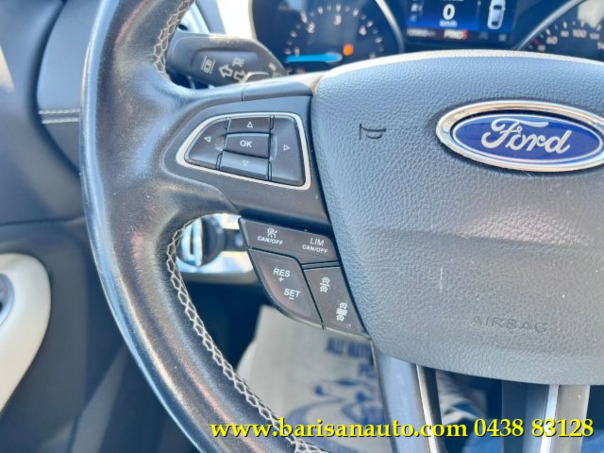 Ford Kuga 2.0 TDCI 150 CV S&S 4WD Powershift Vignale (13)