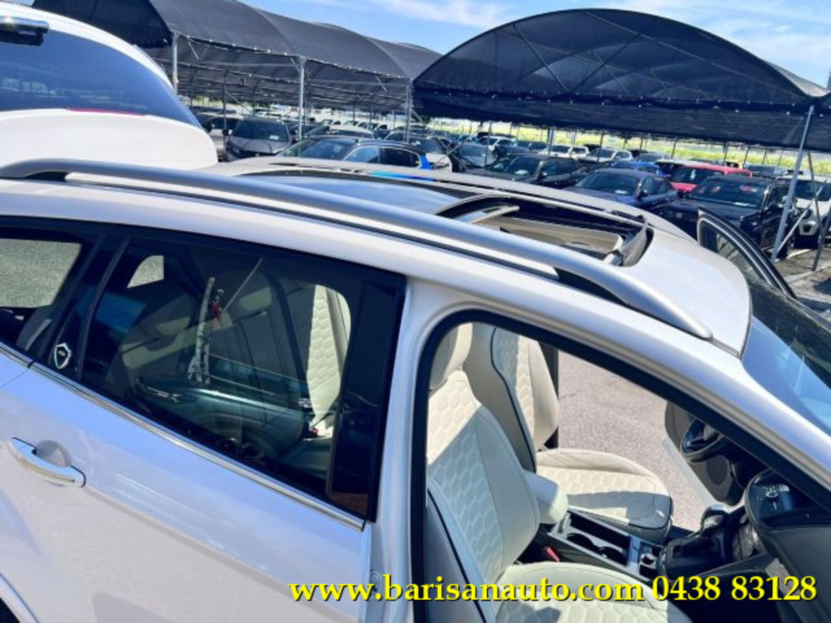Ford Kuga 2.0 TDCI 150 CV S&S 4WD Powershift Vignale (17)