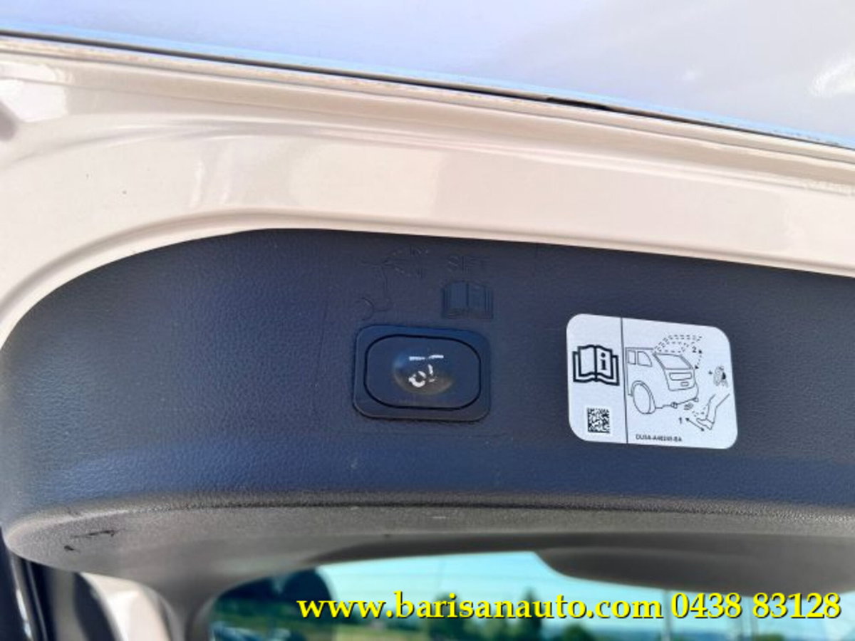 Ford Kuga 2.0 TDCI 150 CV S&S 4WD Powershift Vignale (8)