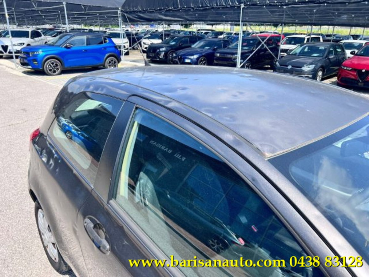Toyota Yaris 1.0 3 porte (12)