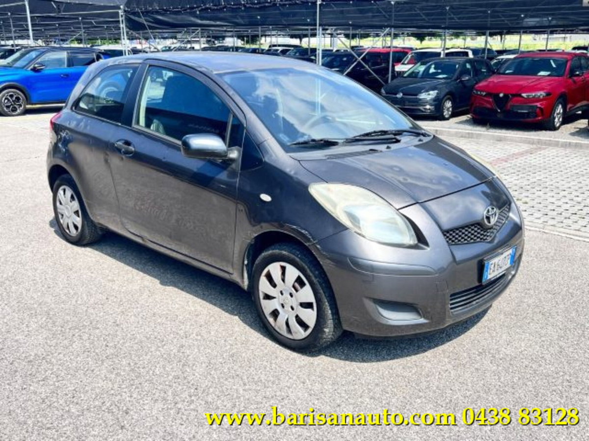 Toyota Yaris 1.0 3 porte (2)