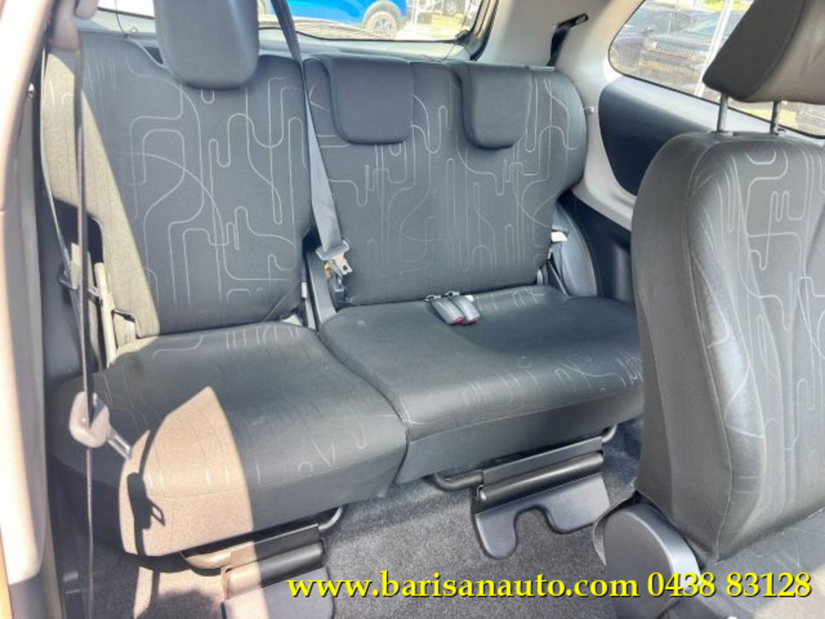Toyota Yaris 1.0 3 porte (7)