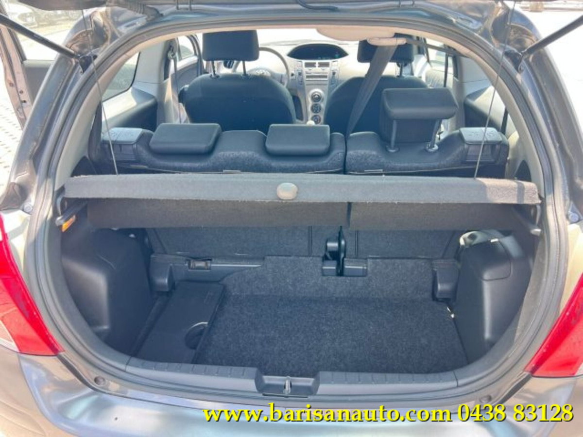 Toyota Yaris 1.0 3 porte (8)