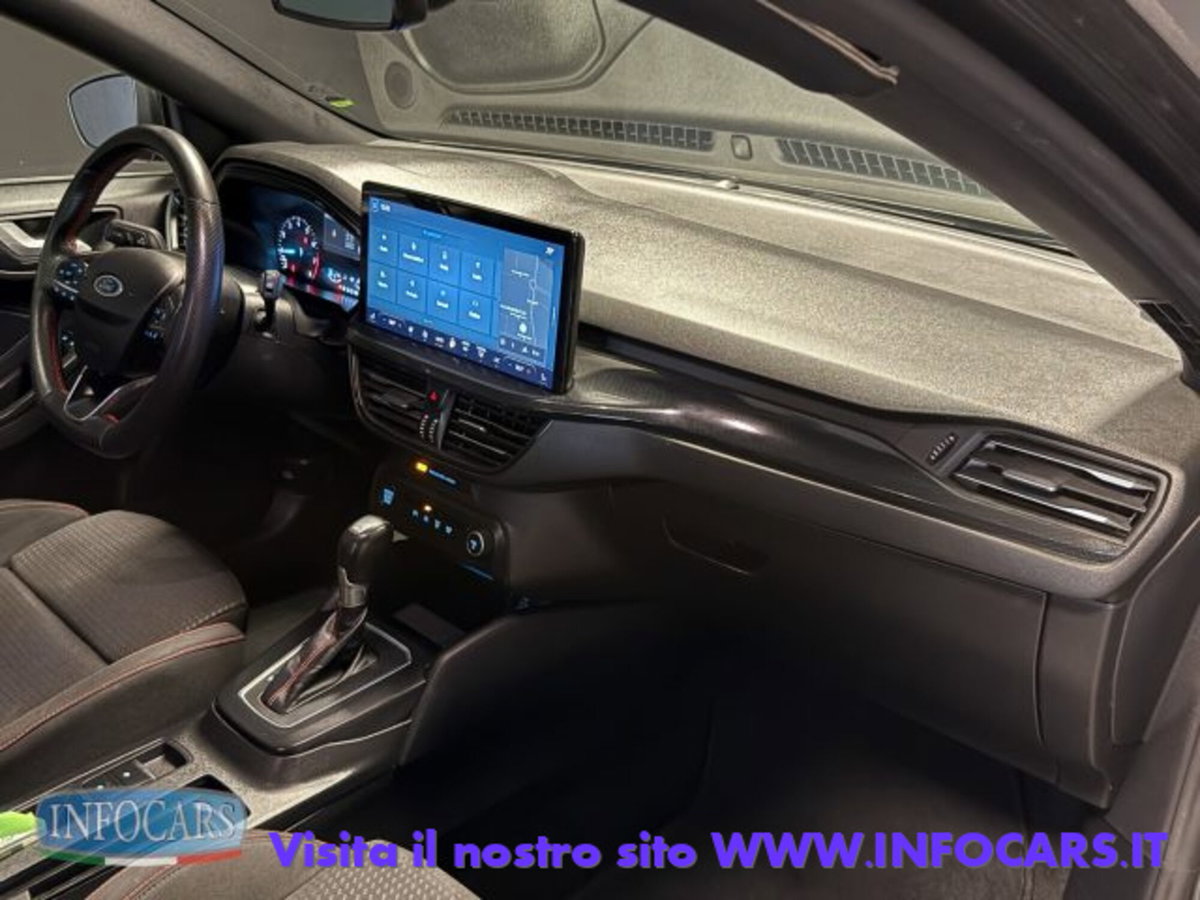 Ford Focus Station Wagon 1.0 EcoBoost Hybrid 155 CV SW ST-Line (12)