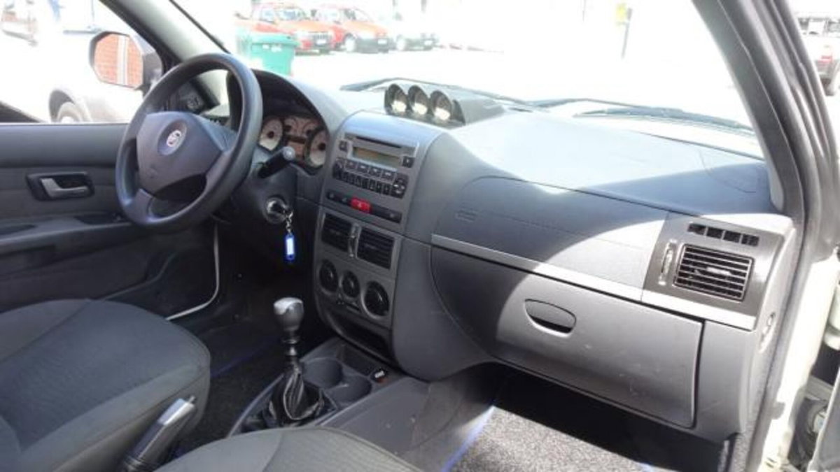 Fiat Strada 1.3 MJT Pick-up Cabina Lunga Adventure (19)