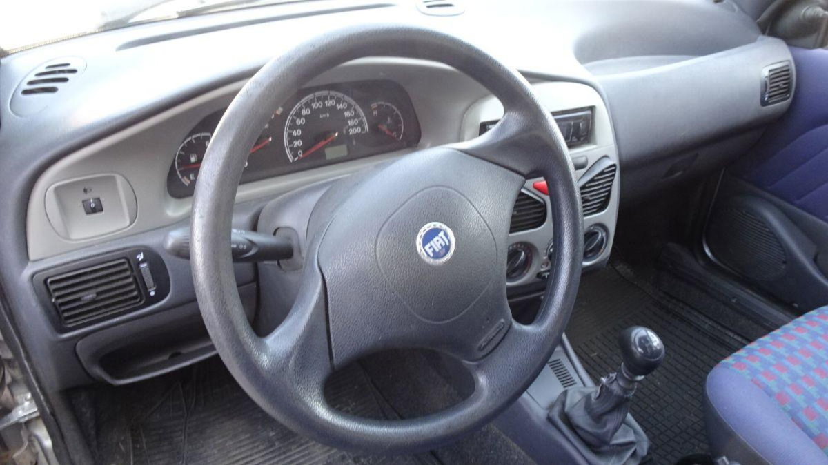 Fiat Strada 1.9 JTD Pick-up (16)
