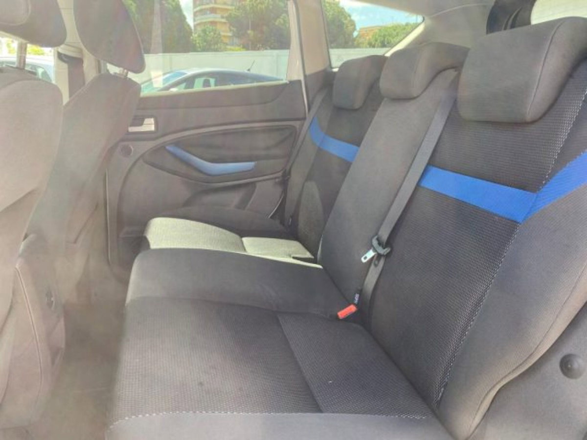 Ford Kuga 2.0 TDCi 136 CV 2WD Titanium DPF (12)