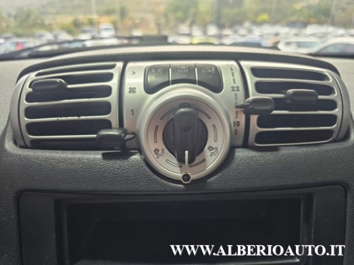 smart Fortwo 1000 52 kW MHD coupé passion (13)
