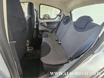 Toyota Aygo 1.0 12V VVT-i 5 porte (11)