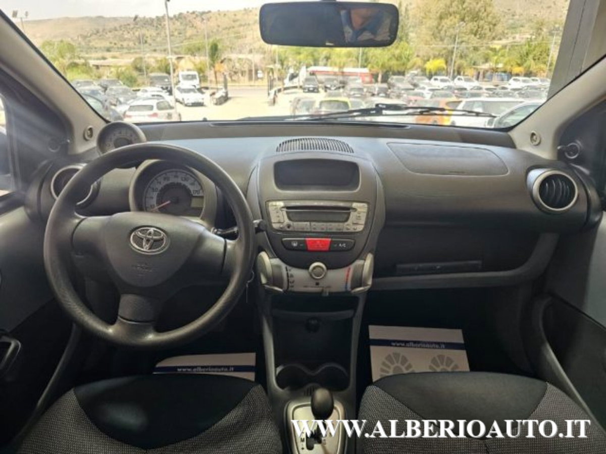 Toyota Aygo 1.0 12V VVT-i 5 porte (12)