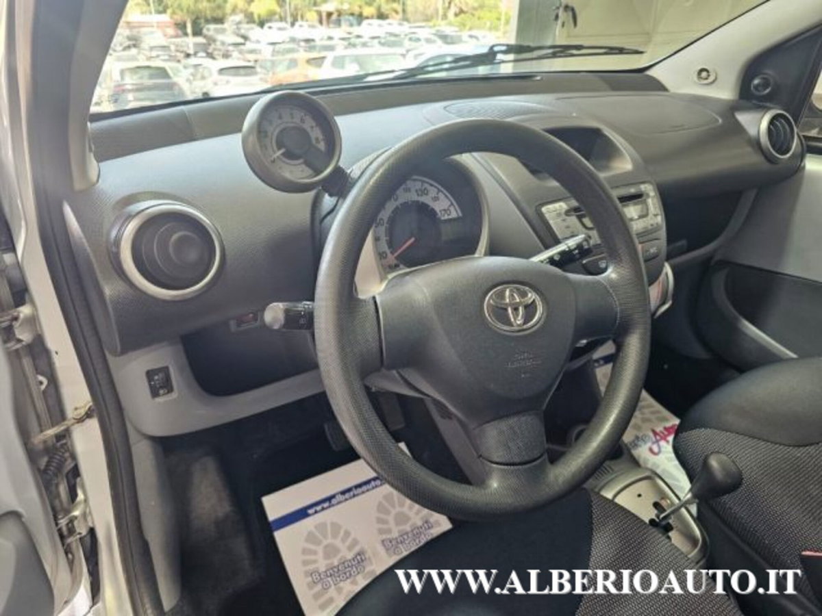 Toyota Aygo 1.0 12V VVT-i 5 porte (15)