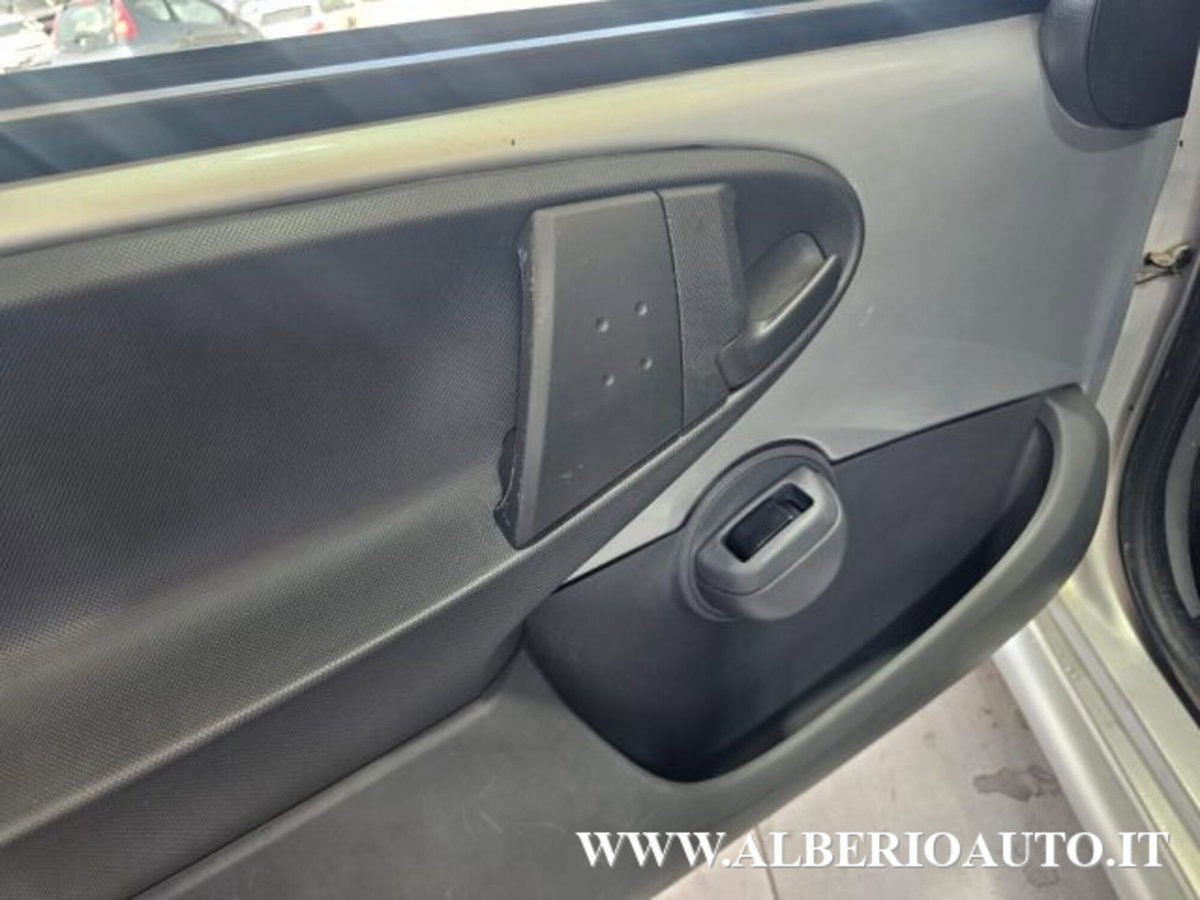 Toyota Aygo 1.0 12V VVT-i 5 porte (16)
