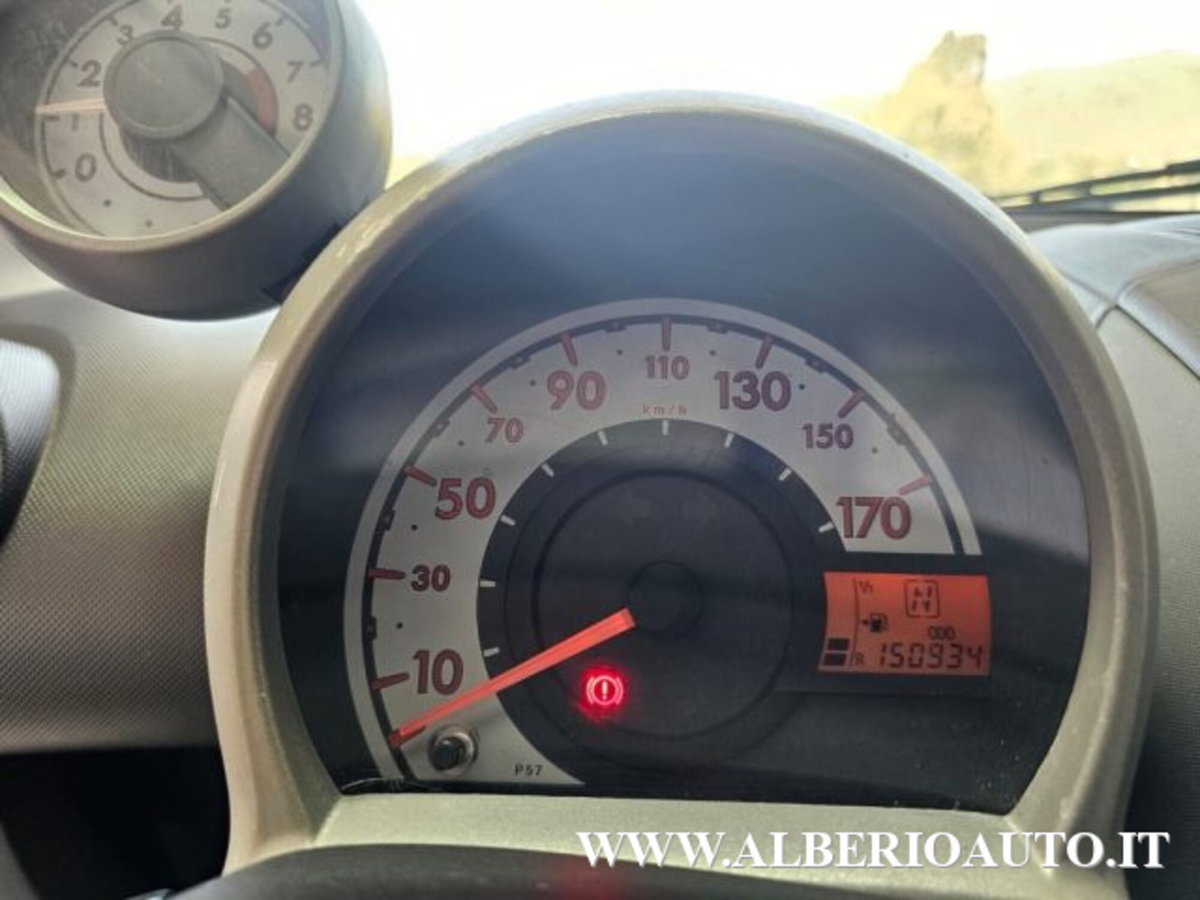 Toyota Aygo 1.0 12V VVT-i 5 porte (17)