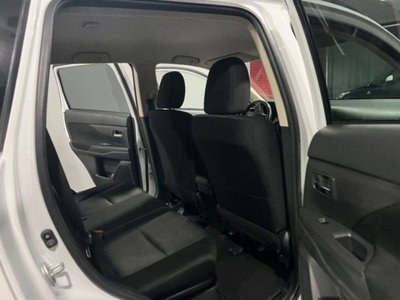 Mitsubishi Outlander 2.2 DI-D 4WD Intense (10)