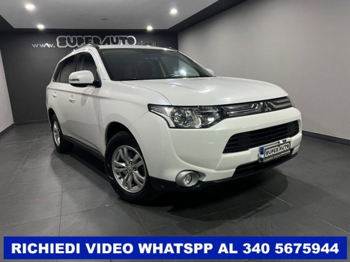 Mitsubishi Outlander 2.2 DI-D 4WD Intense (2)