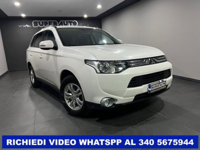Mitsubishi Outlander 2.2 DI-D 4WD Intense (2)