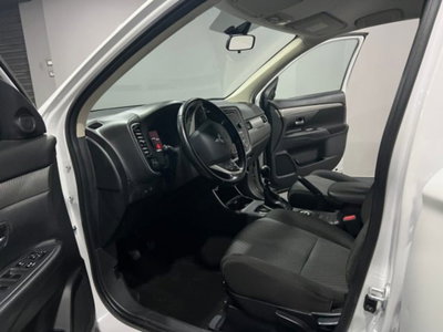 Mitsubishi Outlander 2.2 DI-D 4WD Intense (6)