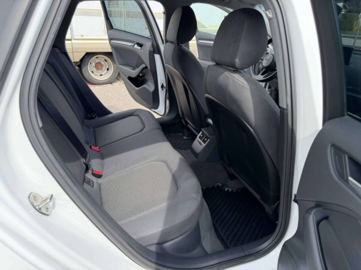 Audi A3 Sportback 2.0 tdi Business 150cv s-tronic (13)