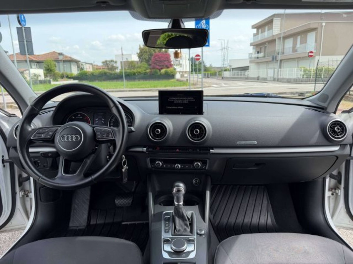 Audi A3 Sportback 2.0 tdi Business 150cv s-tronic (14)