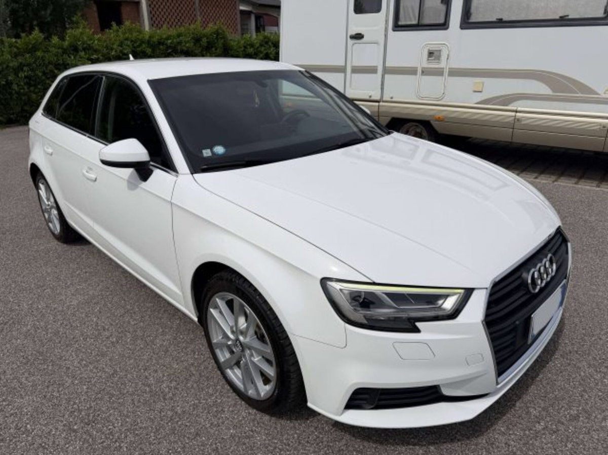 Audi A3 Sportback 2.0 tdi Business 150cv s-tronic (4)