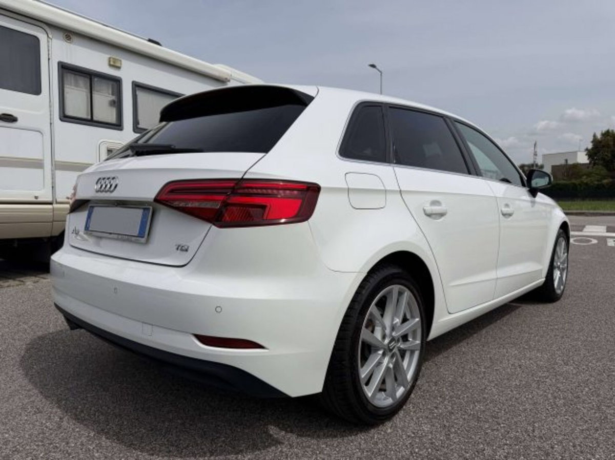 Audi A3 Sportback 2.0 tdi Business 150cv s-tronic (8)