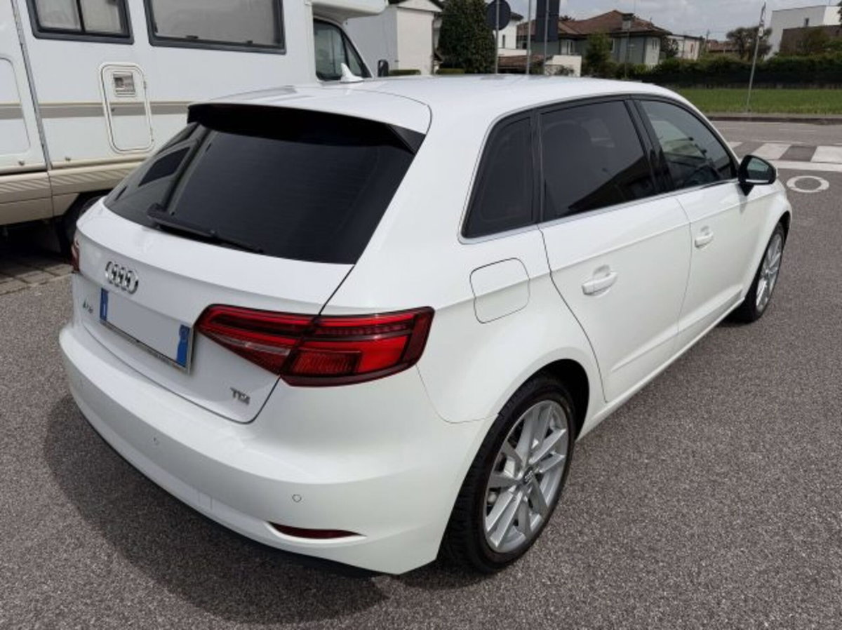 Audi A3 Sportback 2.0 tdi Business 150cv s-tronic (9)