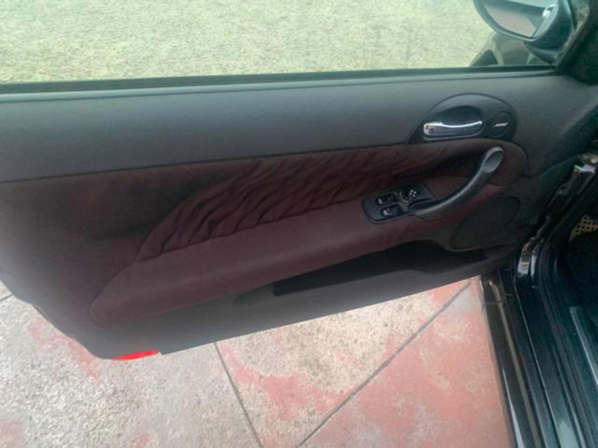 Alfa Romeo 147 3.2i V6 24V cat Selespeed 3 porte GTA (10)