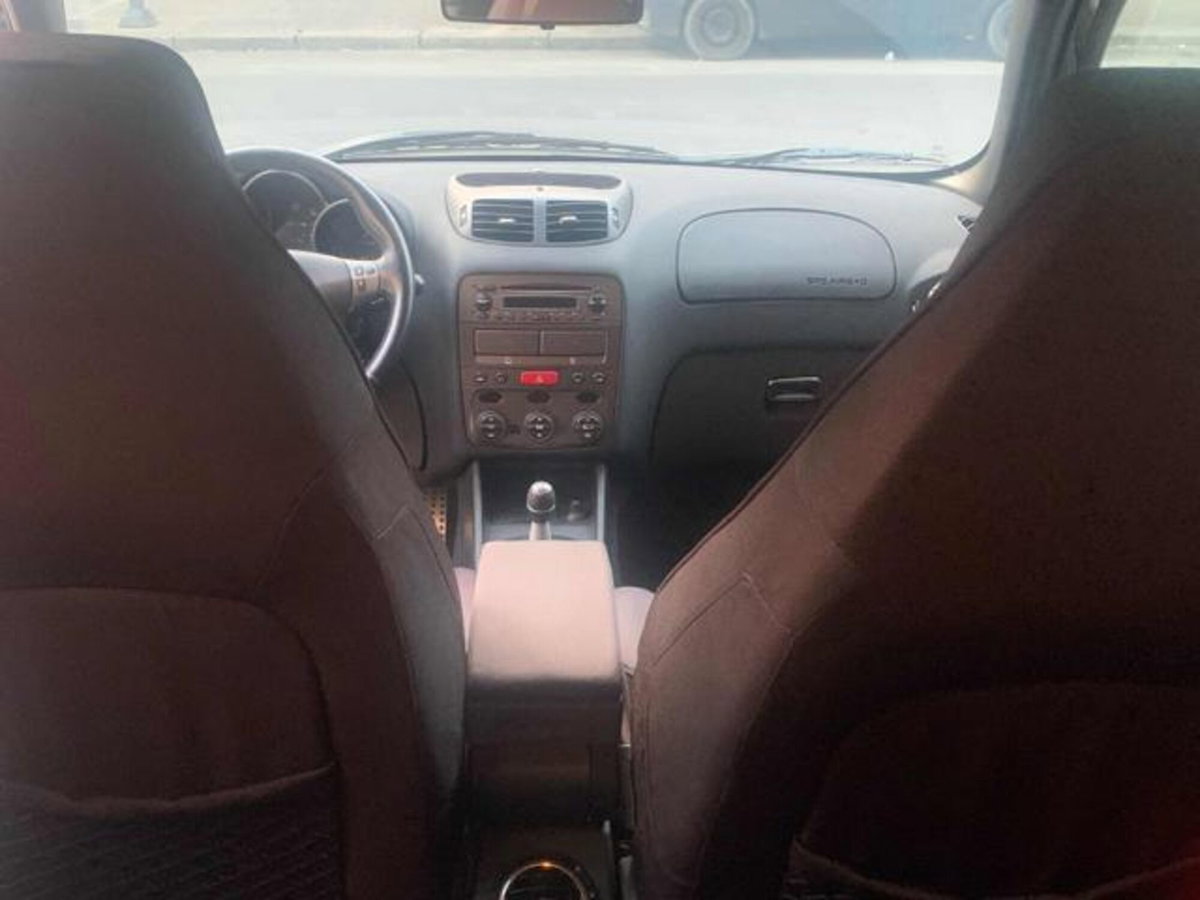 Alfa Romeo 147 3.2i V6 24V cat Selespeed 3 porte GTA (14)