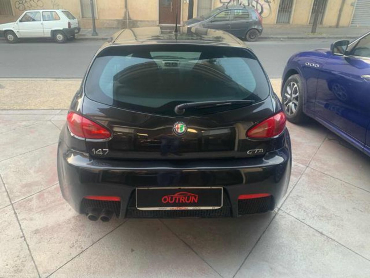 Alfa Romeo 147 3.2i V6 24V cat Selespeed 3 porte GTA (7)