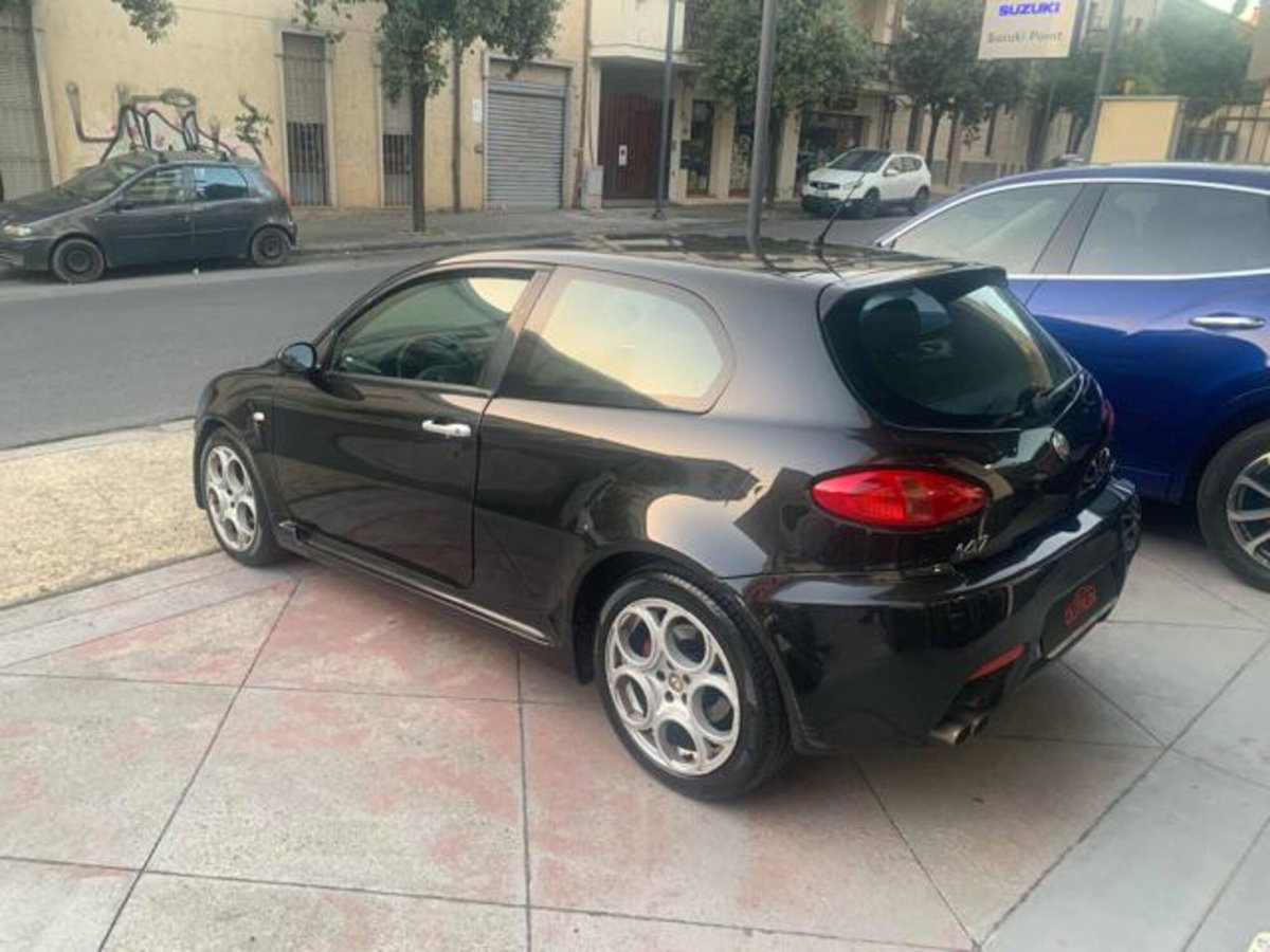 Alfa Romeo 147 3.2i V6 24V cat Selespeed 3 porte GTA (8)