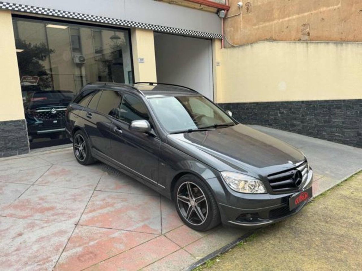 Mercedes-Benz Classe C Station Wagon 220 CDI BlueEFFICIENCY Avantgarde AMG (2)