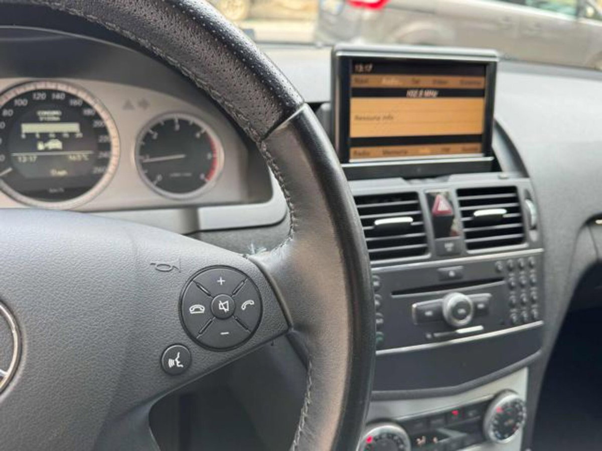 Mercedes-Benz Classe C Station Wagon 220 CDI BlueEFFICIENCY Avantgarde AMG (6)