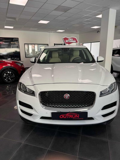 Jaguar F-Pace 2.0 D 180 CV AWD aut. Pure (2)