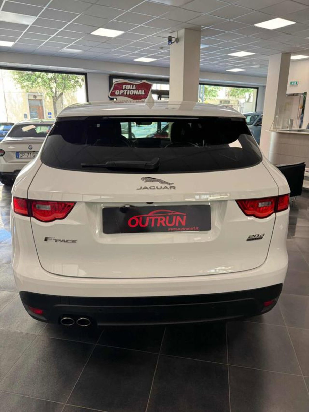 Jaguar F-Pace 2.0 D 180 CV AWD aut. Pure (4)