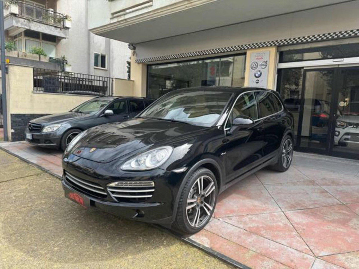 Porsche Cayenne 3.0 Diesel 250CV Platinum Edition (2)